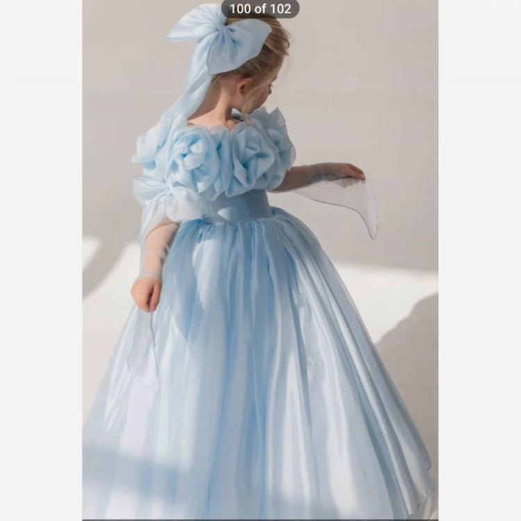 مجلسی دختربچه